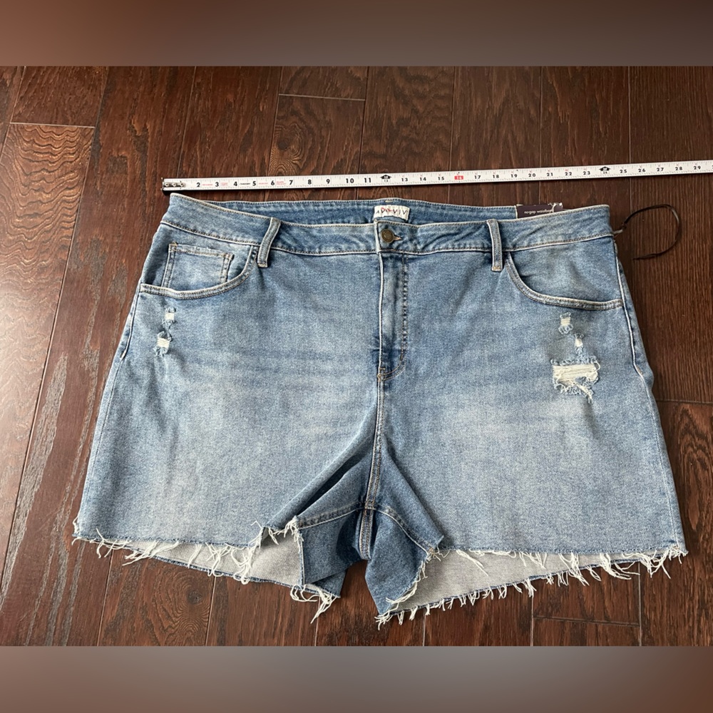 Ava & Viv Distressed High Rise Modi Shorts Size 26W R Raw Hem NEW